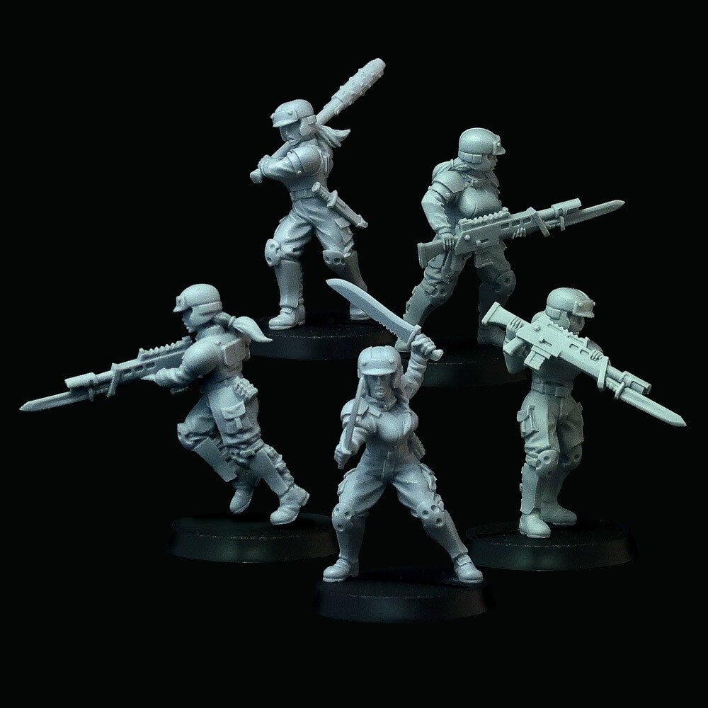 Female Soldiers in Melee (5pcs)